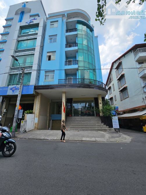 Cho thuê 31 Ung Văn Khiêm, P25, Q.Bình Thạnh - 10x10m, Giá thuê 53tr/th - Có hầm để xe