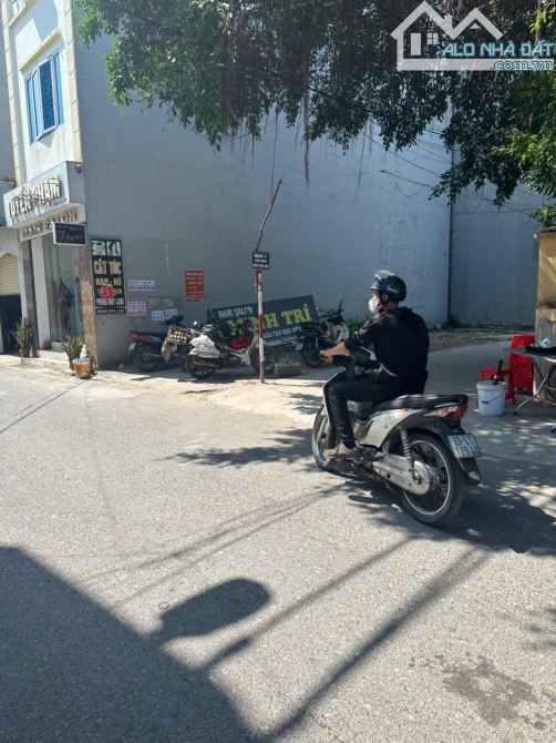 Phương Nhị, Liên Ninh, Thanh Trì. DT: 52m, MT: 3.85m, giá:8.3 tỷ, lô góc, kinh doanh,