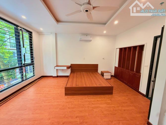 Cho Thuê CCMN  LK17 Khu Đấu Giá Mậu Lương Hà Đông 30m2 Cửa Sổ Ban Công Thang Máy Ô Tô Đỗ