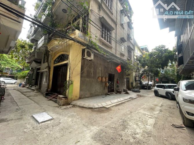 BÁN NHÀ LÔ GÓC 3 THOÁNG 15 TỶ 47m 4 TẦNG MT 10m VỈA HÈ Ô TÔ TRÁNH HOÀNG SÂM CẦU GIẤY