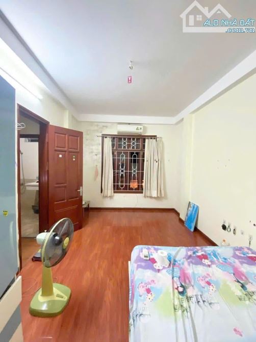 Bán nhà ngõ Trại Cá, Trần Đại Nghĩa nhà đẹp ở ngay 30mx5T giá 7,3 tỷ