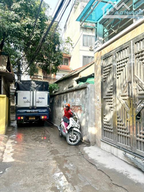 ô tô đỗ cổng, thang máy, ngõ thông gần hồ, nhà mới tinh, DT 39M2, MT 4M, 6,7tỷ