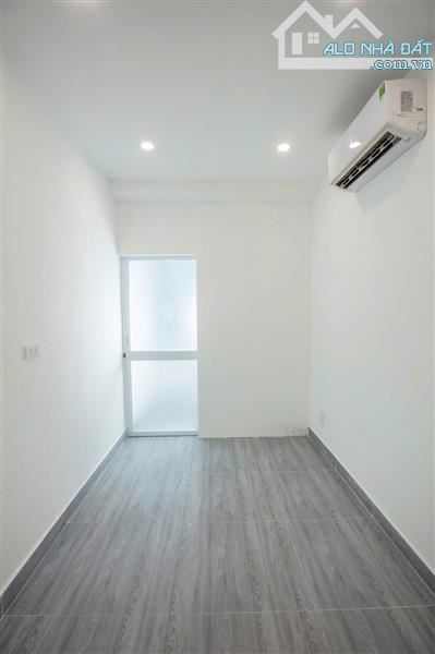 Bán nhà 2 tầng ngay trục đường phan văn trị tại quận bình thạnh