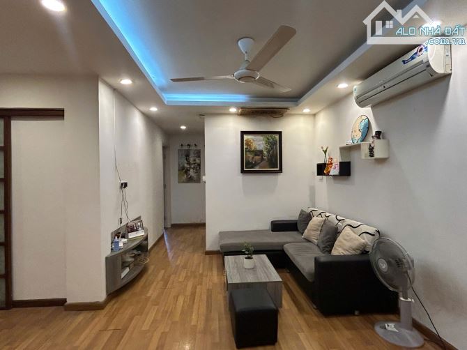 Cần bán căn hộ CT9 Trịnh Đình Cửu nhà đẹp sẵn sổ 72m giá 4,23 tỷ