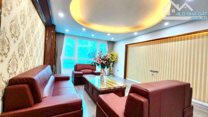 Bán nhà Hàng Bông, 33m2, 6 tầng, mặt tiền 8m, 18.8 tỷ, ngõ rộng, phù hợp làm homestay