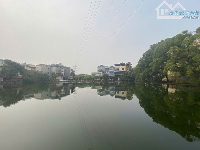 Bán đất Yên Nghĩa 50m, ô tô tránh view hồ kinh doanh, gần đường vành đai 4, đại học Fenika