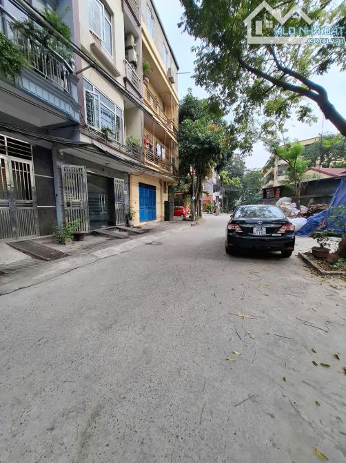 Siêu phẩm nhà phân lô TT Văn Điển 45m 6 t lô góc ô tô tải tránh KDVP cực đẹp giá 13.3 tỷ