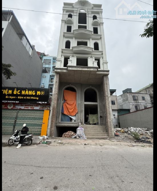 26 tỷ/92 M2/8 Tầng/ Văn Giang. Phân Lô Vỉa hè Ô tô Chánh