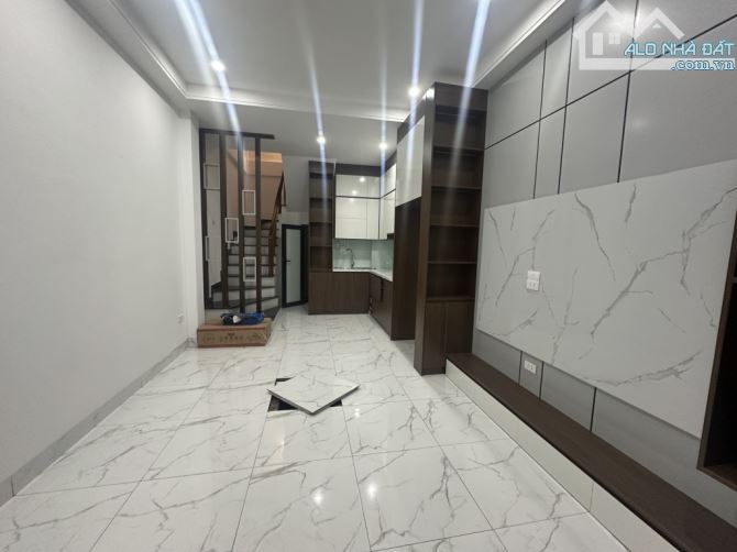Bán nhà Tương Mai - Hoàng Mai . Nhà đẹp ở ngay . Diện tích 28m2 x 5 tầng giá 6 tỷ 15