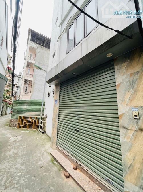 Chủ mót bán giảm 700tr nhà Trần Thái Tông vip Cầu Giấy 30m 5T mặt tiền 6m ngõ thông