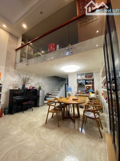 Bán nhà BỒ ĐỀ,LONG BIÊN , 100m 5T giá 26 ty oto KD