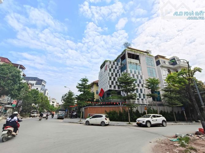 Biệt thự 4T, Yên Xá Tổng cục 5, DT300m2, MT15m, 90 tỷ Thanh Trì