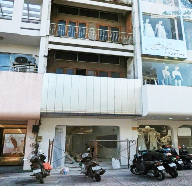 Bán nhà siêu vị trí 2MT Nguyễn Đình Chiểu, Quận 3-Ngang hơn 5x16m - 3 tầng - Giá: 30 tỷ