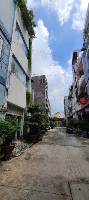 🔥🔥Nhà 4 Tầng đường HÀ HUY GIÁP phường THẠNH LỘC ,Q12, dt 104m2(4.5mx21m) Hẻm 12m💵9,3tỷ