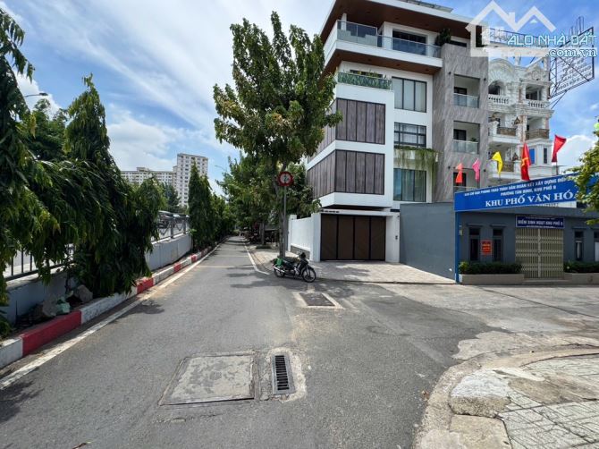 MT kinh doanh Trần Nguyên Đán, Quận 1.👉 nhà cũ phù hợp cải tạo, xây mới. 45M2👉 13,5 Tỷ