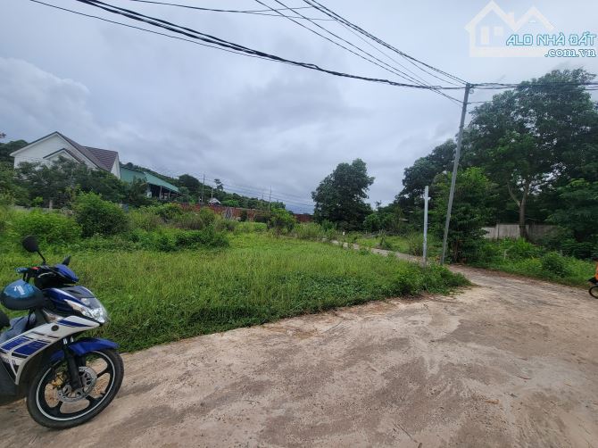 Bán nền đất 165m lô góc sổ đẹp giá 850 triệu sát đường Cửa Cạn Đi Dương Đông Phú Quốc gần