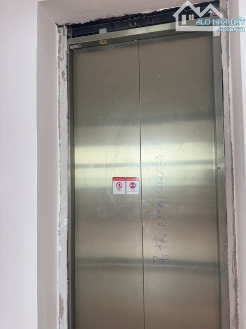 NHÀ MẶT TIỀN 5 Tầng đường THẠNH XUÂN 38 , phường THẠNH XUÂN, Q12, 287m2 (10mx29m) DÒNG TI