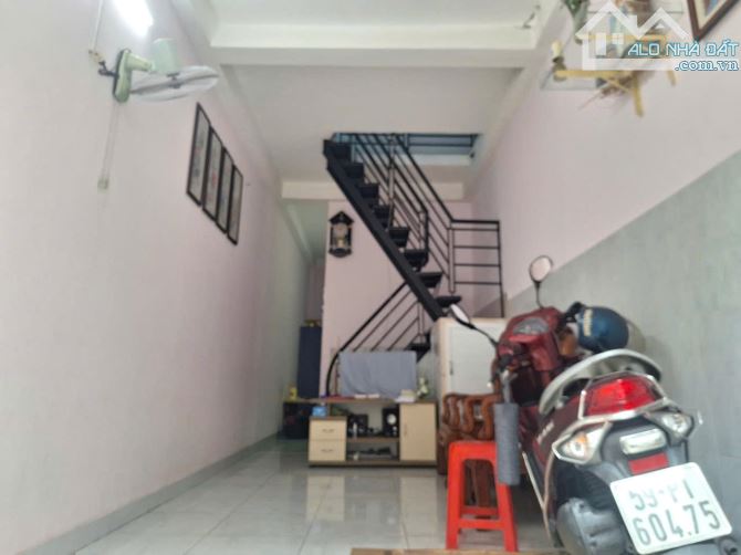 Nhà Mới ở ngay, Tăng Nhơn Phú B, Quận 9, Dt 41m2( 3 x 13 ), 2 tầng, chỉ 2.55ty