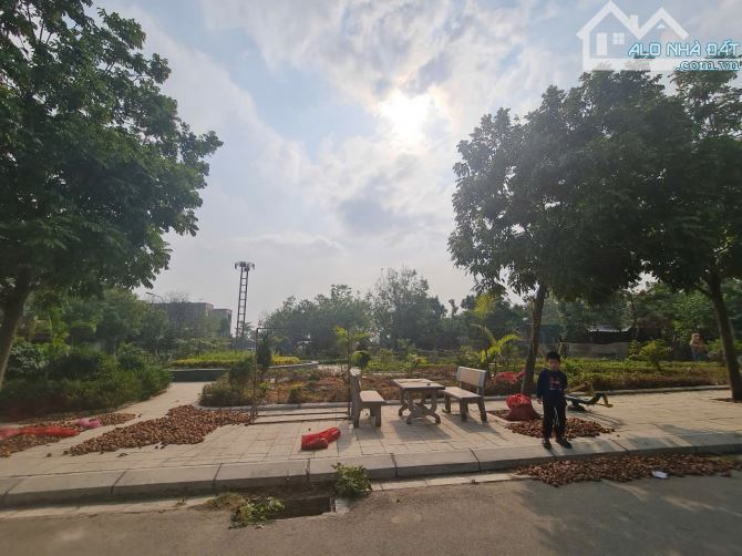 Bán 2 Lô Xuân Ổ B . dt 144m . mt 9m . hướng TN . giá 10 tỷ
