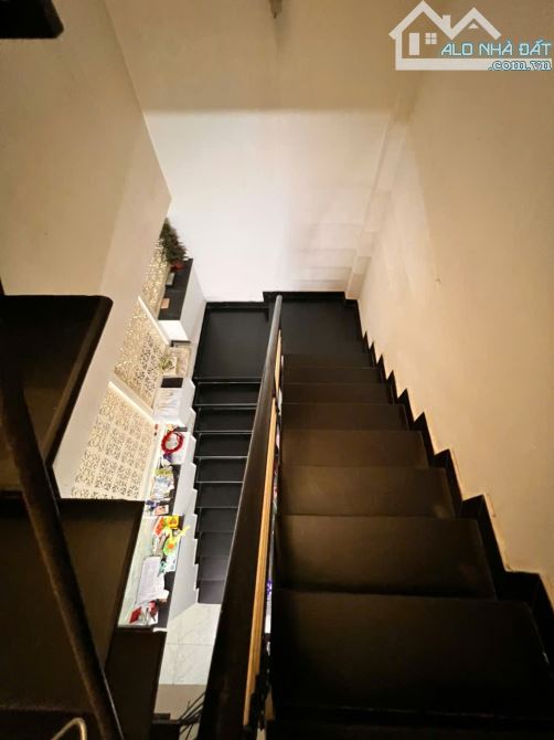 Bán Gấp Nhà Lạc Long Quân,  Tân Bình, 54m2, 3 tầng, giá 4.x tỷ