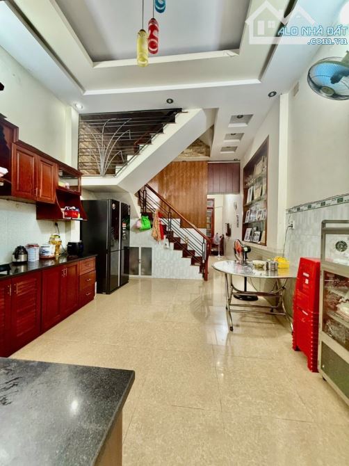 Nhà 3 tầng đường Nguyễn Ảnh Thủ, dt 53.1/64m2 (4x16) Đường Ôtô 6m thông. 💰5.68Tỷ