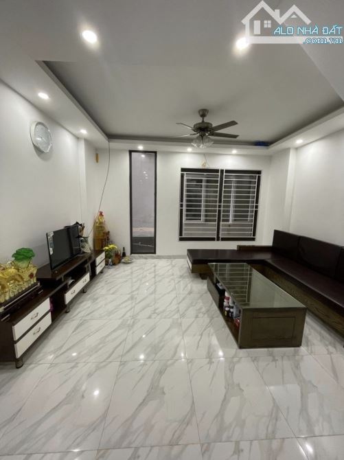 Nhà Mới Đẹp phố Nguyễn An Ninh, Ngõ Thông, Gần chợ, Gần Phố Full Nội Thất DT44m2 giá 9 Tỷ