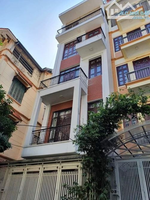 Bán nhà Mỗ Lao, ba bước ra Làng Việt Kiều Châu Âu, 50m2, hơn 12 tỷ