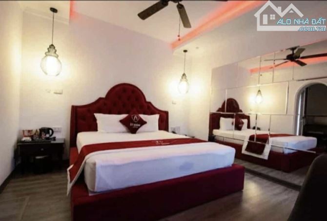 BIỆT THỰ ĐƠN LẬP 5 TẦNG - 200m² - LÔ GÓC 3 MẶT THOÁNG - VIEW CÔNG VIÊN - THANG MÁY