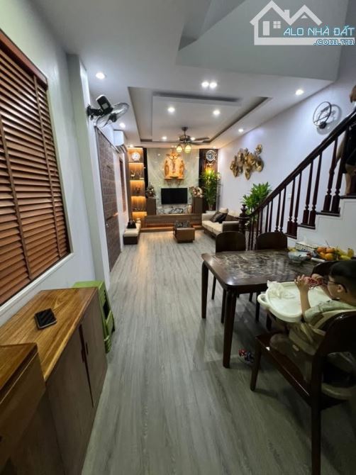 Bán nhà Kim Ngưu 54m2,  gần hồ Võ Thị Sáu, nhà xây chắc chắn, giá nhỉnh 9 tỷ