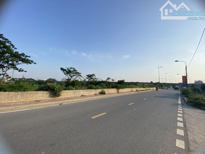 LÔ GÓC ĐÔNG HỘI 3 MẶT THOÁNG gần 50m2 sát nhà văn hoá bãi đỗ xe ngày đêm