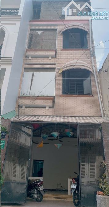 🏠 BÁN NHÀ HẺM XE HƠI - ĐƯỜNG HUỲNH VĂN BÁNH, PHƯỜNG 13, QUẬN PHÚ NHUẬN – CƠ HỘI VÀNG! 🏠