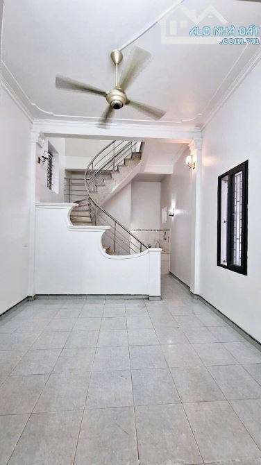 Nhà 2 tầng dân xây ngõ đường Trần Đăng Ninh