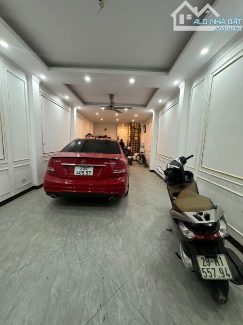 Phân Lô Mai Động- 70m2- Hơn chục tỏi- Nhà mới- 7 tầng Thang máy- Gara 7 chỗ- Full nội thất