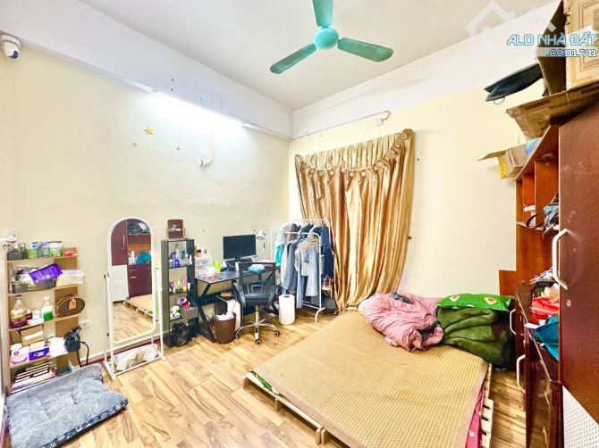 Bán căn hộ 2 ngủ, nội thất đẹp tại tòa B3B Nam Trung Yên,thoáng,phí dịch vụ rẻ