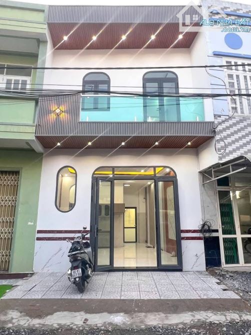 🔥Chỉ 3tỷ 780 -BÁN NHÀ 2 TẦNG, 2 MẶT TIỀN MỚI ĐẸP, MẶT TIỀN ĐƯỜNG TRẦN HOÀNG NA