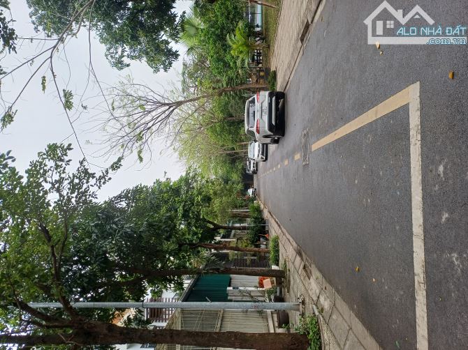 BÁN BIỆT THỰ XÂY THÔ - LÔ GÓC 3 MẶT TIỀN - XUÂN PHƯƠNG - FORESA