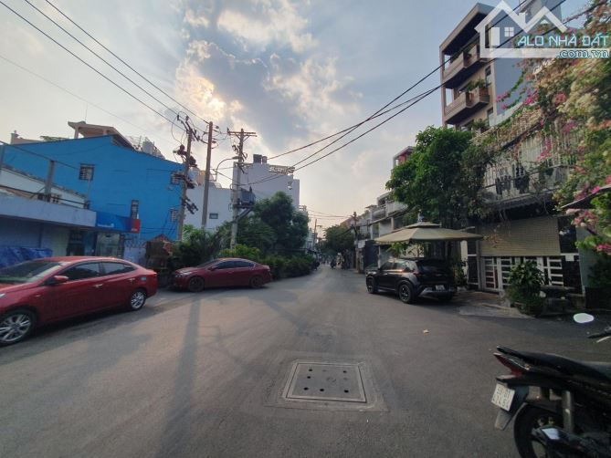 Mặt tiền đường số 9 P.9 GV - 8 tầng 96m2 - Full nội thất , thang máy - 10