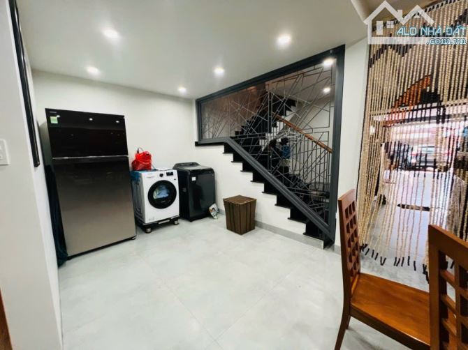 BÁN NHÀ MẶT TIỀN KINH DOANH TRẦN NHẬT DUẬT NGAY BUÔN Ạ CÔ THÔN - 11