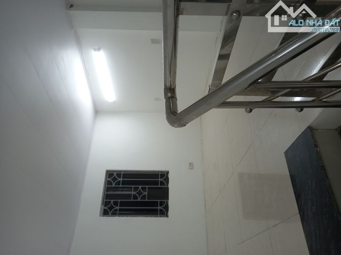 Nhà 1,5 tầng ngõ đường Giải Phóng gần NĐ Tower - 1