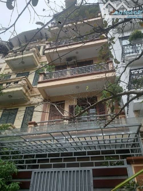 Cho thuê căn  nhà 5 tầng, B2 ngõ 10 phố Nguyễn Văn Huyên, quận Cầu Giấy - 1