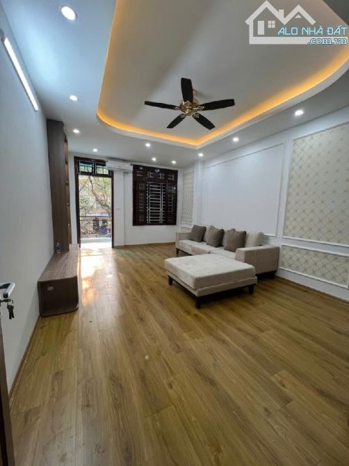 LK KĐT VĂN QUÁN - CHỦ SỬA CHỮA TÂM HUYẾT - RẺ NHẤT KHU - KINH DOANH ĐƯỢC - VỊ TRÍ ĐẸP - 1