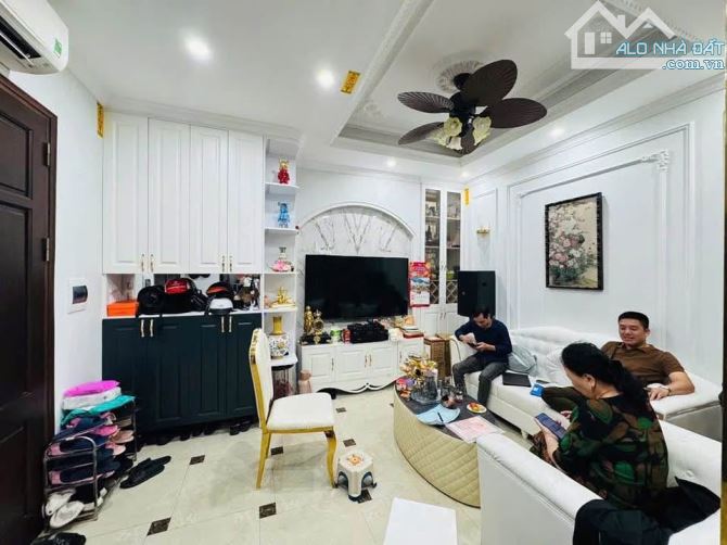 bán Gấp Nhà Đội Cấn Ba Đình - 45m-5 Tầng , Ô Tô Đỗ , tránh , Sát Phố , 3 Thoáng Vĩnh Viễn - 1