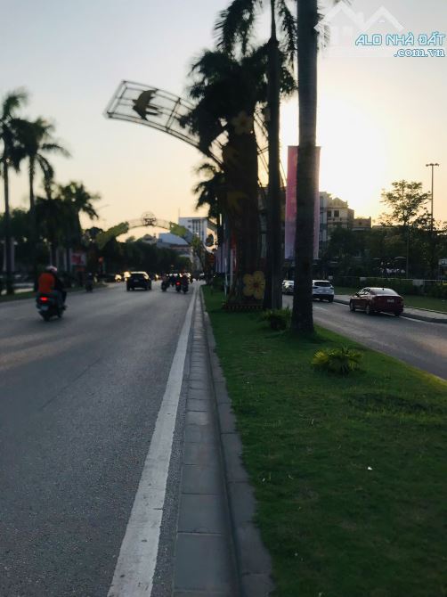 TRUNG TÂM ĐÔNG ANH, 152M2 NHÀ ĐẤT LÔ GÓC ĐẸP MIỄN CHÊ PHAN XÁ - UY NỖ. - 1
