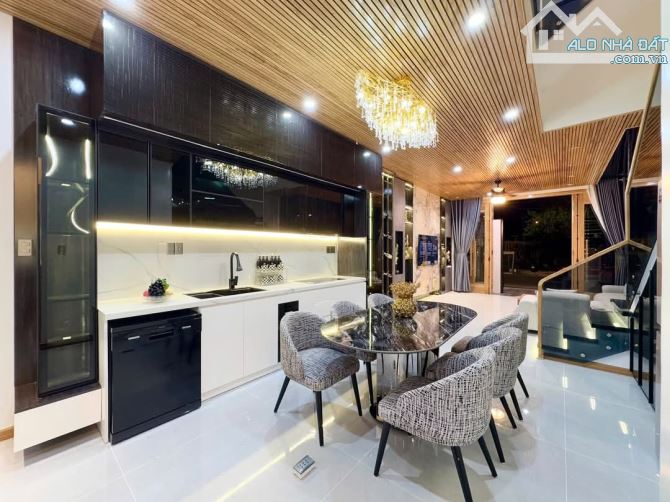NHÀ ĐẸP ĐƯỜNG 10M5 TRẦN NGUYÊN ĐÁN- VEN BIỂN HÒA MINH - 1