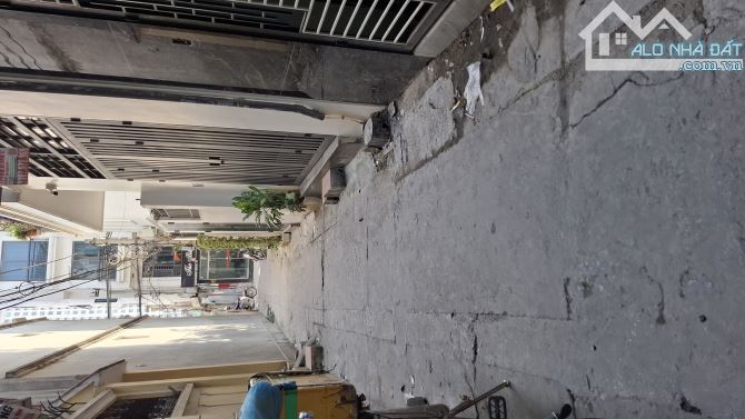 Bán nhà cấp 4 phố KIM NGƯU.  60m. Lô góc. Kinh doanh. Cách mặt phố 50m. Giá 7.6 tỷ. C - 1