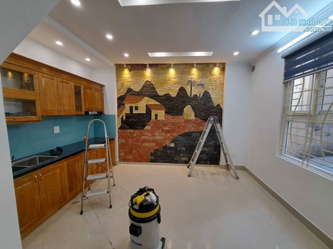 BÁN NHÀ PHỐ ĐỊNH CÔNG, FULL NỘI THẤT, NGAY MẶT PHỐ. 38M2, 5 NGỦ, 8.6 TỶ - 1