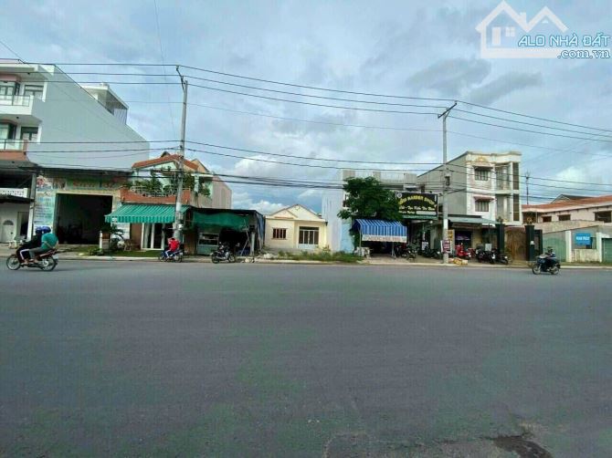 bán đất mặt tiền đường trần hoàng na , ninh kiều cần thơ , diện tích đất trên 202m2 - 1