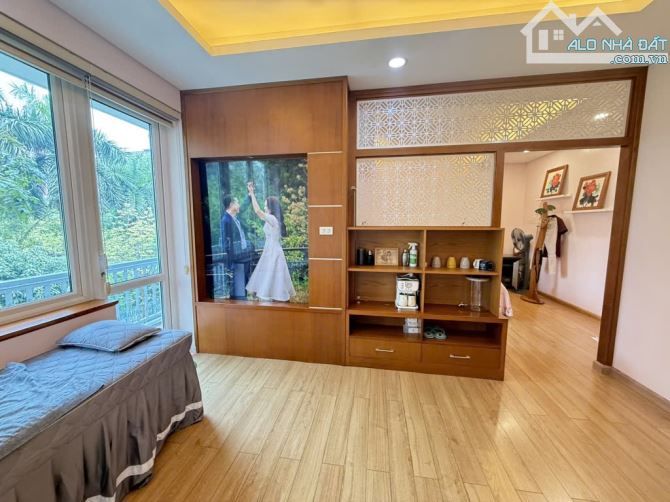 Cần Bán Biệt Thự Tây Nam Linh Đàm 180m2, 4 tầng, phố Bùi Quốc Khái - 1