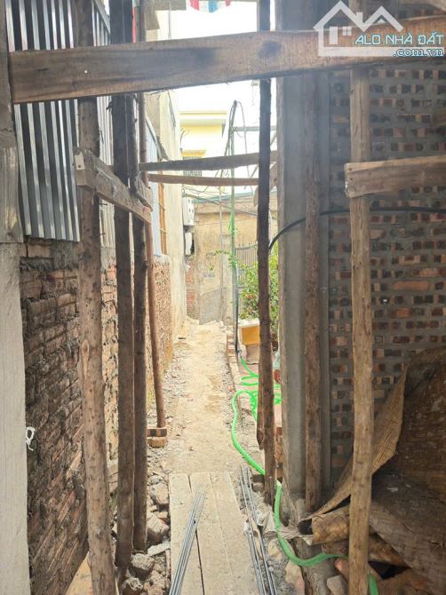 BÁN NHÀ - BẮC CẦU - NGỌC THỤY - 1 NHÀ RA OTO - 3 TẦNG , 38M , 4TY180 - 1