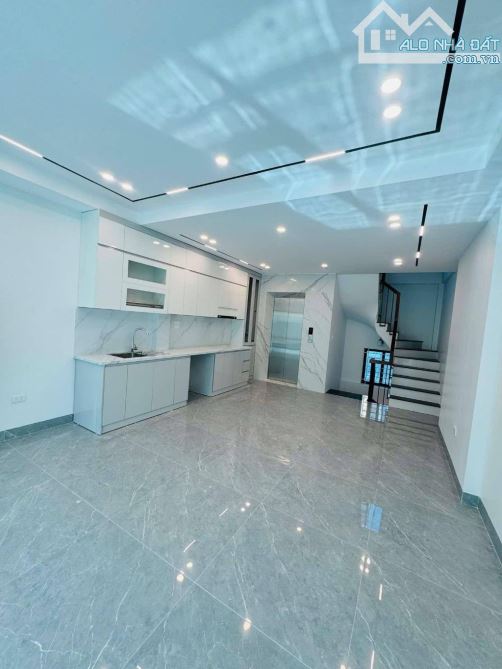 Bán Nhà Siêu Đẹp Phố Ngọc Thụy Long Biên - 47m2 - Thang Máy Gara Ô Tô - hơn 12 tỷ - 1